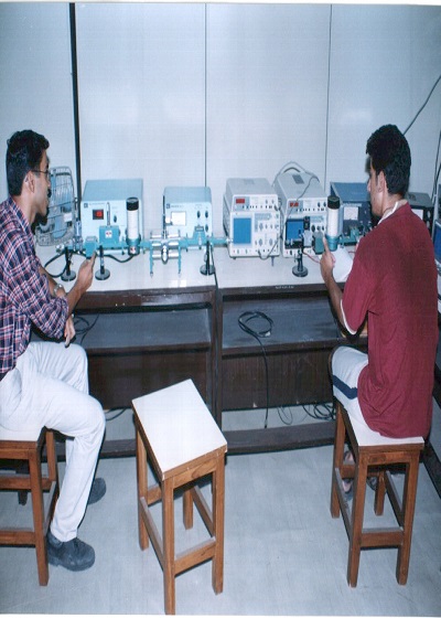 Location: Room No.: 101 , Block-IV  General information about the lab The focus of the Microwave Engineering Laboratory at Division of Electronics and Communication Engineering, NSIT Delhi has been the development and use for scientific studies of microwave frequencies. Our major areas of research involve the designing of microwave filters and antennas for different signal processing applications. This lab is regularly used for UG and PG students. Facilities available  Simulators: IE3D MICIAN Instruments: Network Analyzer (HP 8510B) Sweep Oscillator (HP 8350B) Signal Generators Microwave Frequency Meters Microwave Power Meters VSWR Meters Field Strength Measurement Systems Standard Gain Antennas Microwave Benches